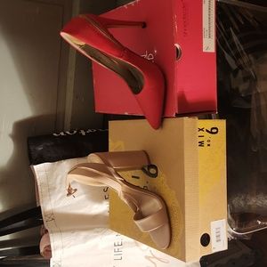 1 pair of shoes